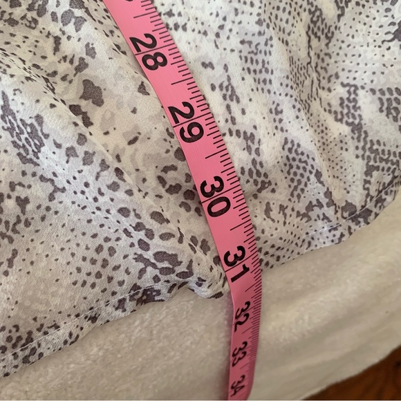 NWOT Seraphine Pintuck Flowy Snakeskin Maternity & Nursing Blouse - Picture 13 of 13